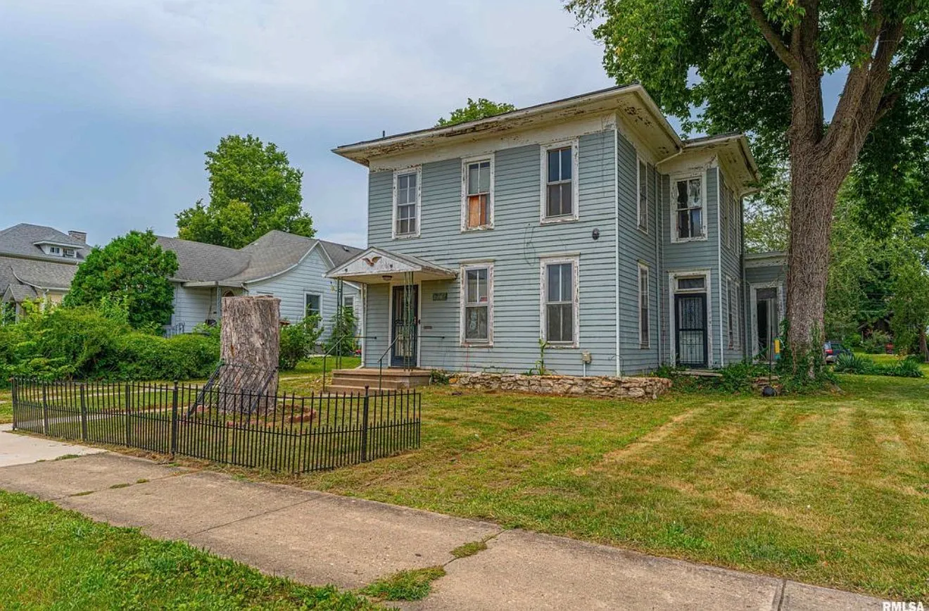 5 bed, 2456 sqft, $1,100 — Photo 2