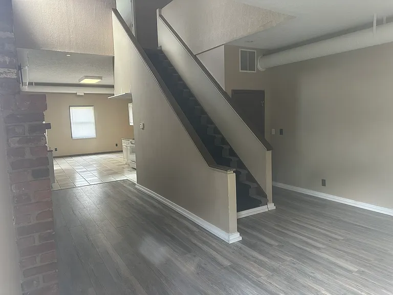 12 Hough St #12 — Photo 8