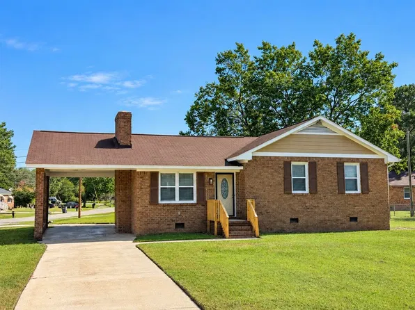 101 Pickwick Ct, Rocky Mount, NC 27801
