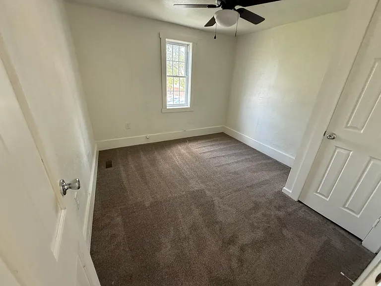 154 Clay Ave SE — Photo 15