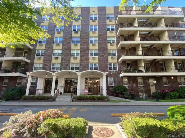 14055 34th Avenue #3E, Flushing, NY 11354