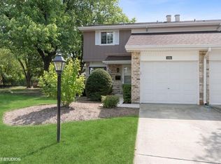 1264 Reading Ct, Wheaton, IL 60189