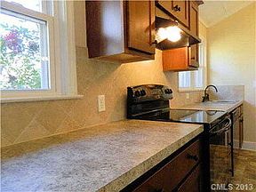 3rd image of 1549 E Perry St