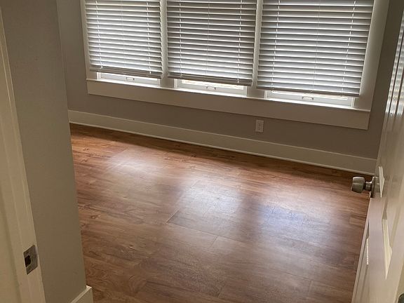 4th image of 606 Wood St #A