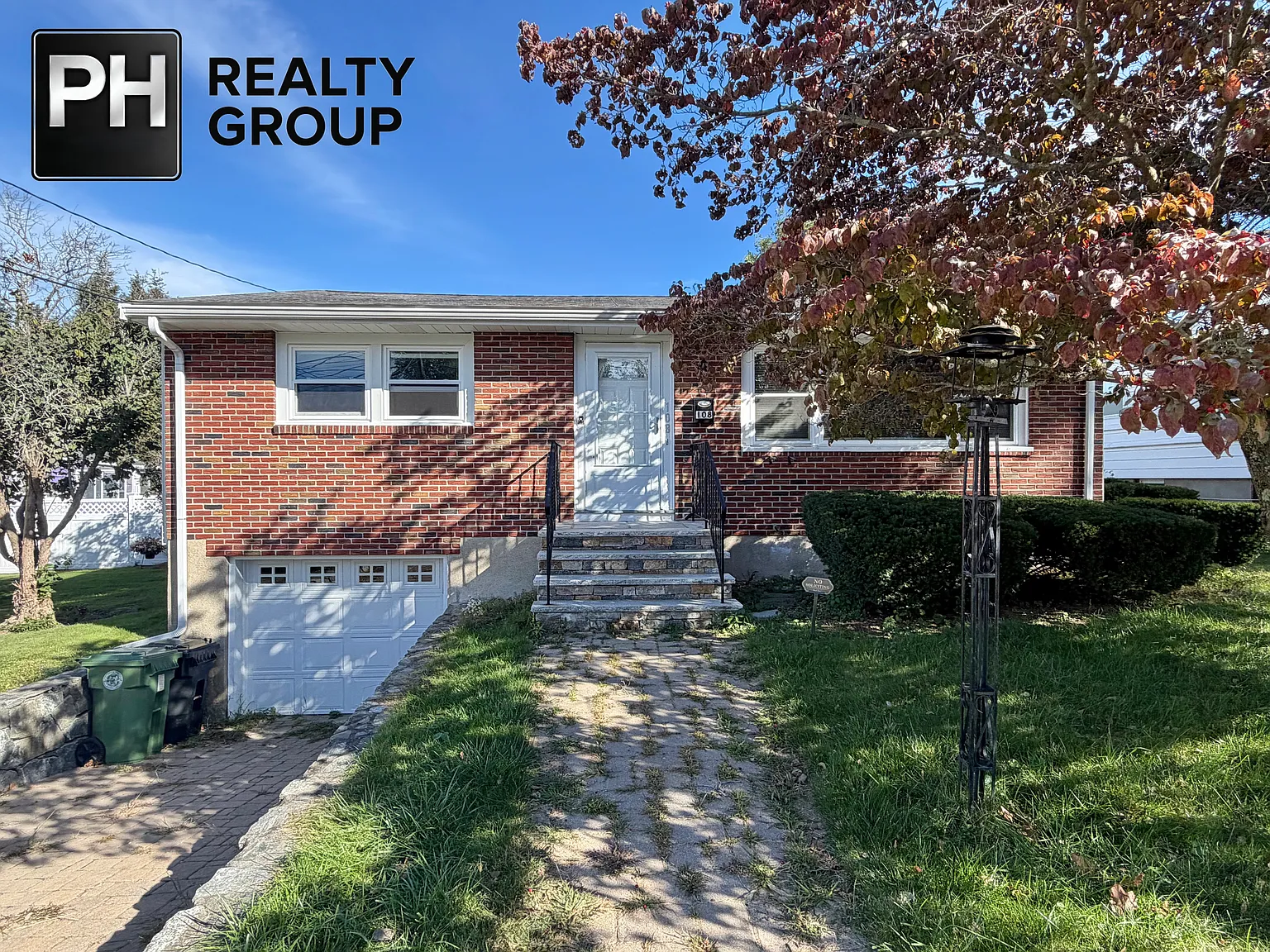 3 bed, 1.5 bath, 1064 sqft, $3,500 — Photo 2