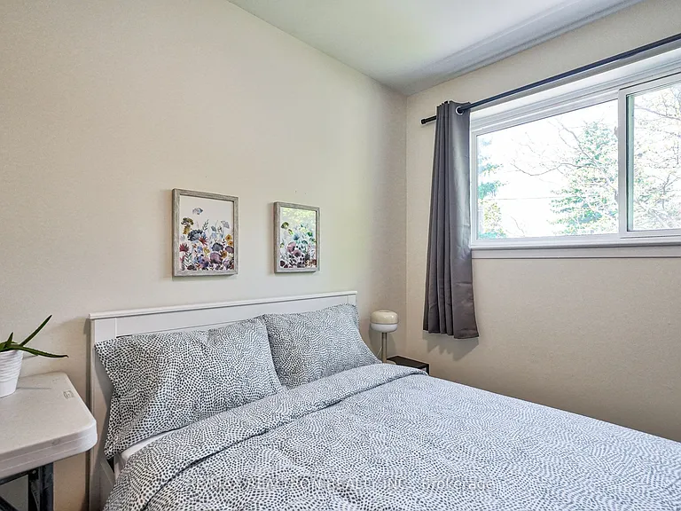 50 Axsmith Cres — Photo 44