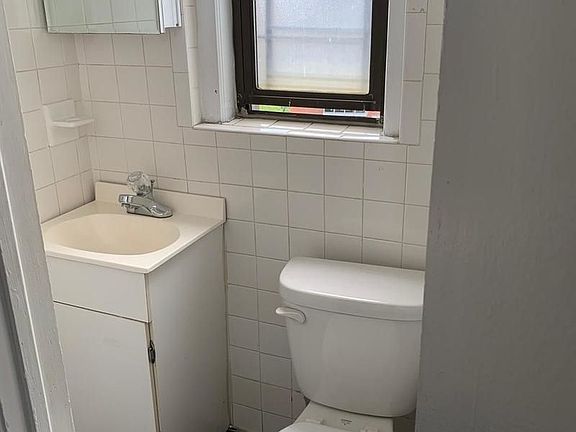 5th image of 220 W 98th St APT 10N