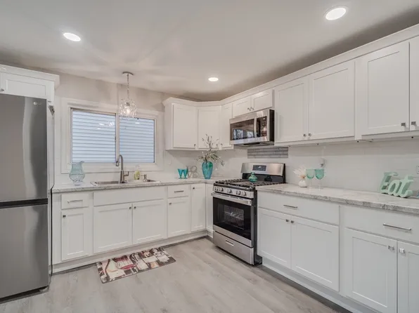 144 Denver St, Springfield, MA 01109
