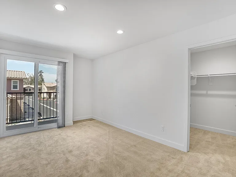 15395 Lotus Cir — Photo 30