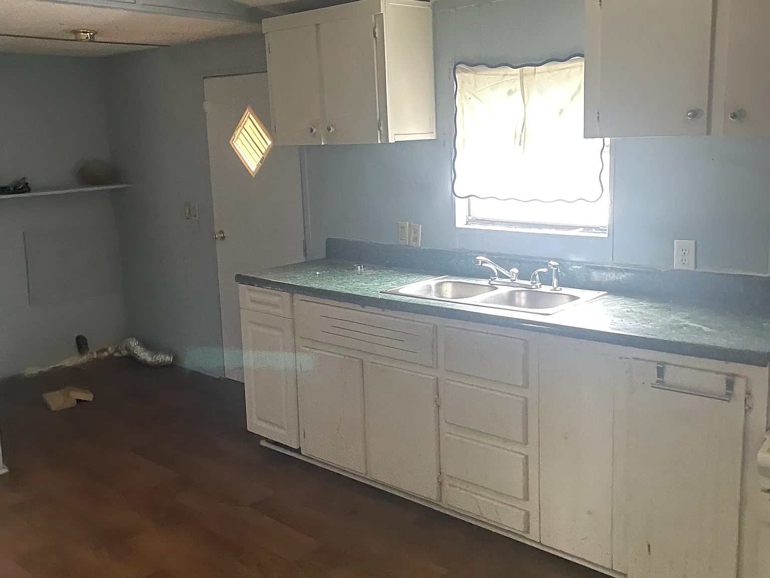 3 bed, 950 sqft, $950 — Photo 3