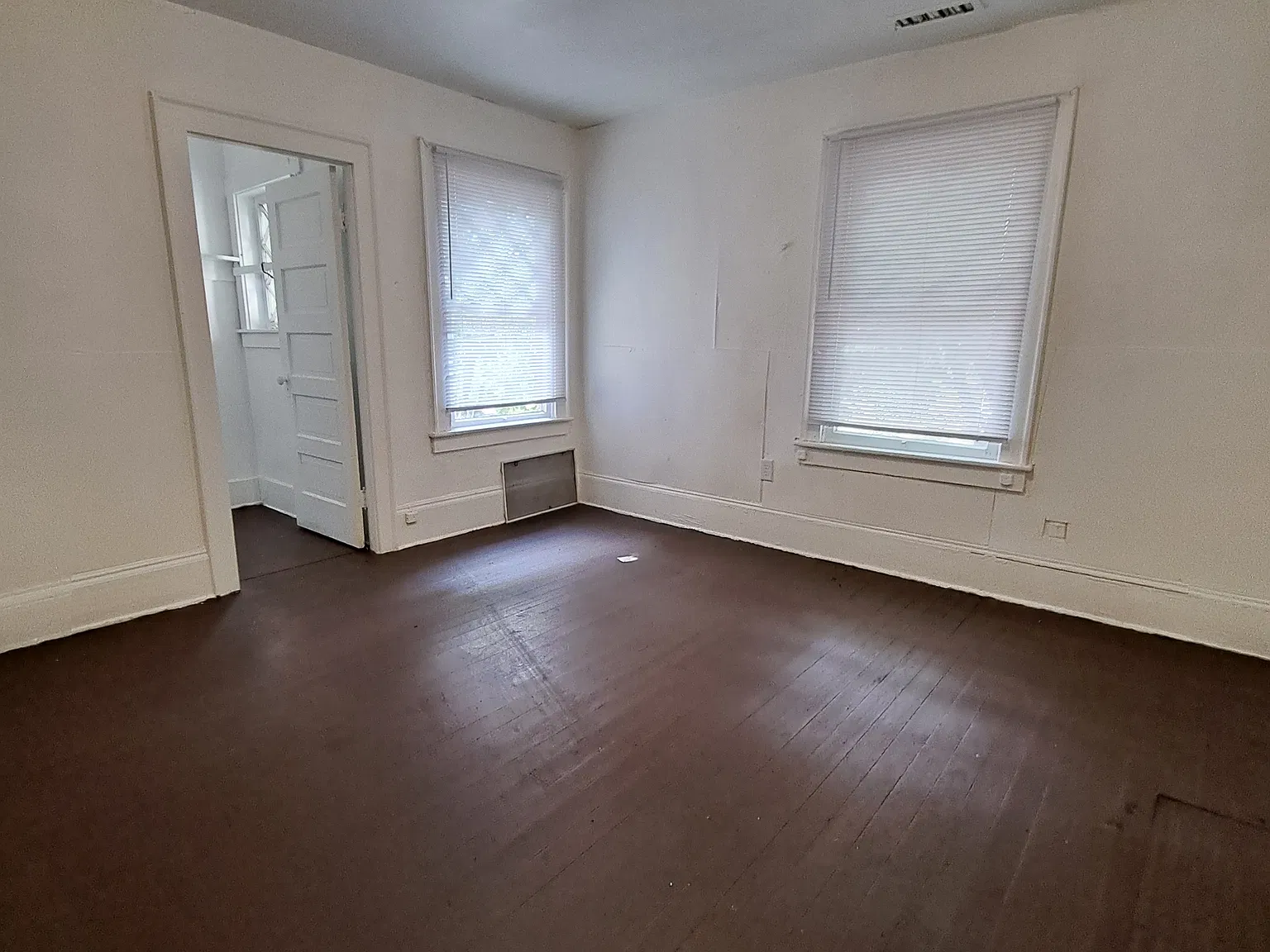 1002-1004 South Fountain Avenue - 1002 1/2 — Photo 4