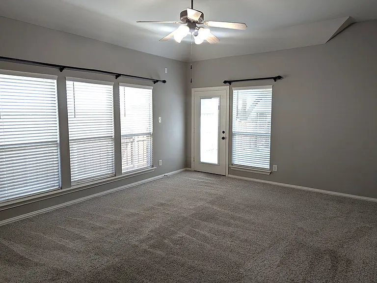 4200 Tiffany Dr — Photo 10