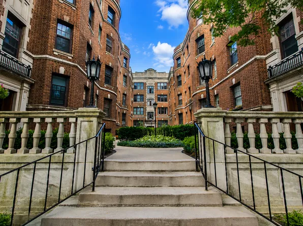 2328 N Lincoln Park W APT 4A, Chicago, IL 60614