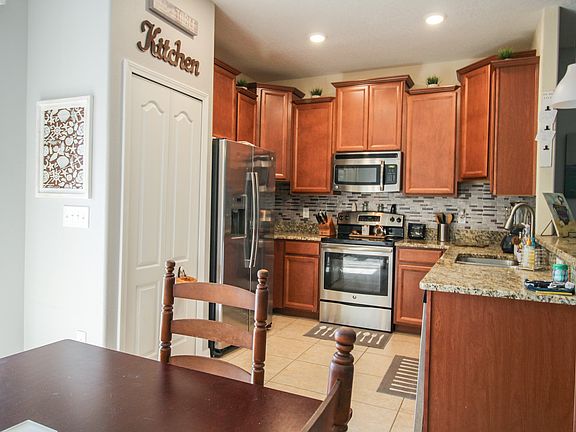 2nd image of 11900 Greengate Dr
