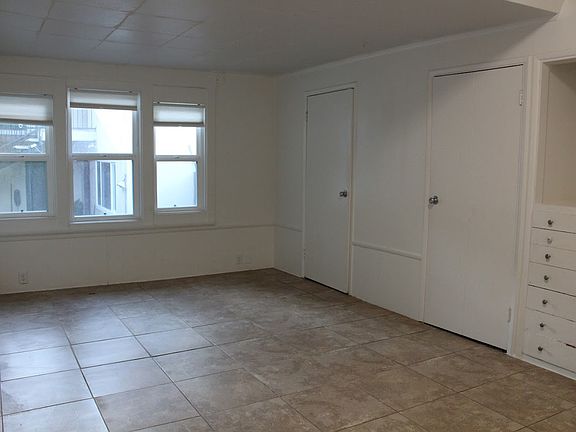 3rd image of 1208 N Van Ness Ave #F