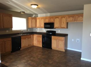 1847 Woodland Trl, Farmington, MO 63640