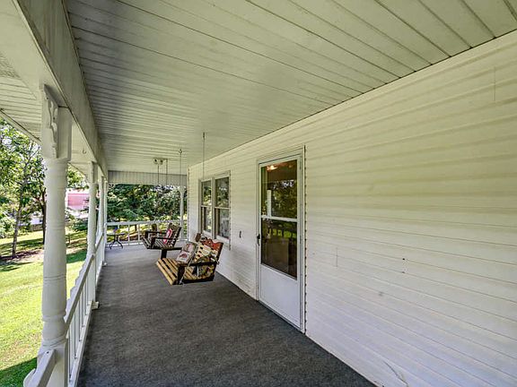 3rd image of 204 N Maple St