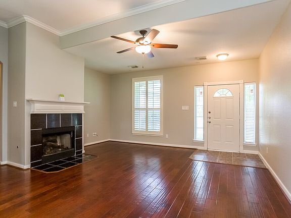 3rd image of 10719 Longleaf Dr
