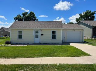 711 Spring St, Grinnell, IA 50112