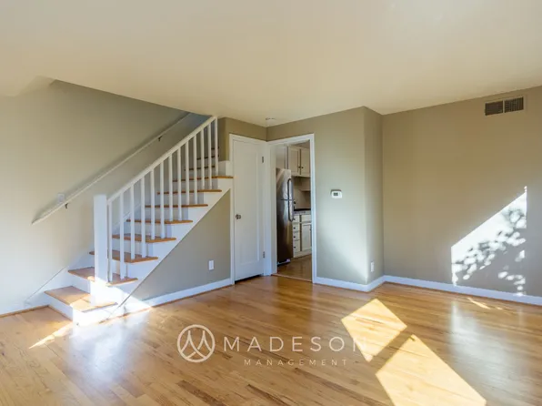 3034A 31st Ave W, Seattle, WA 98199