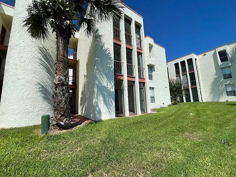 524 Orange Dr #11 — Photo 32