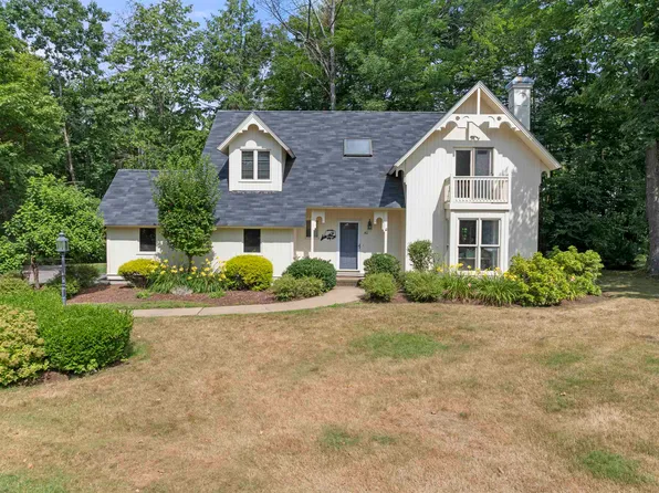 40 Hampton Court, Laconia, NH 03246