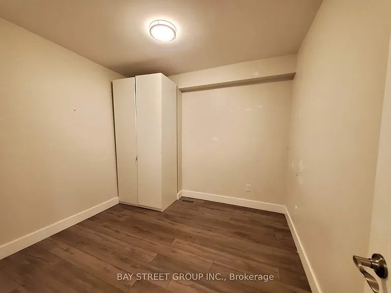 212 Monarch Park Ave — Photo 10