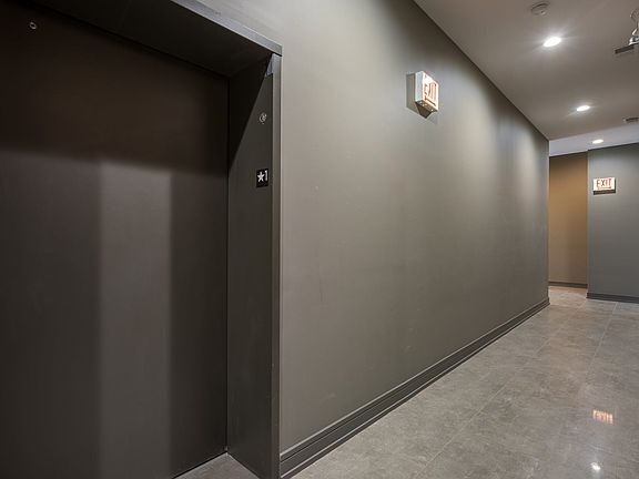 3rd image of 2556 W Armitage Ave #302