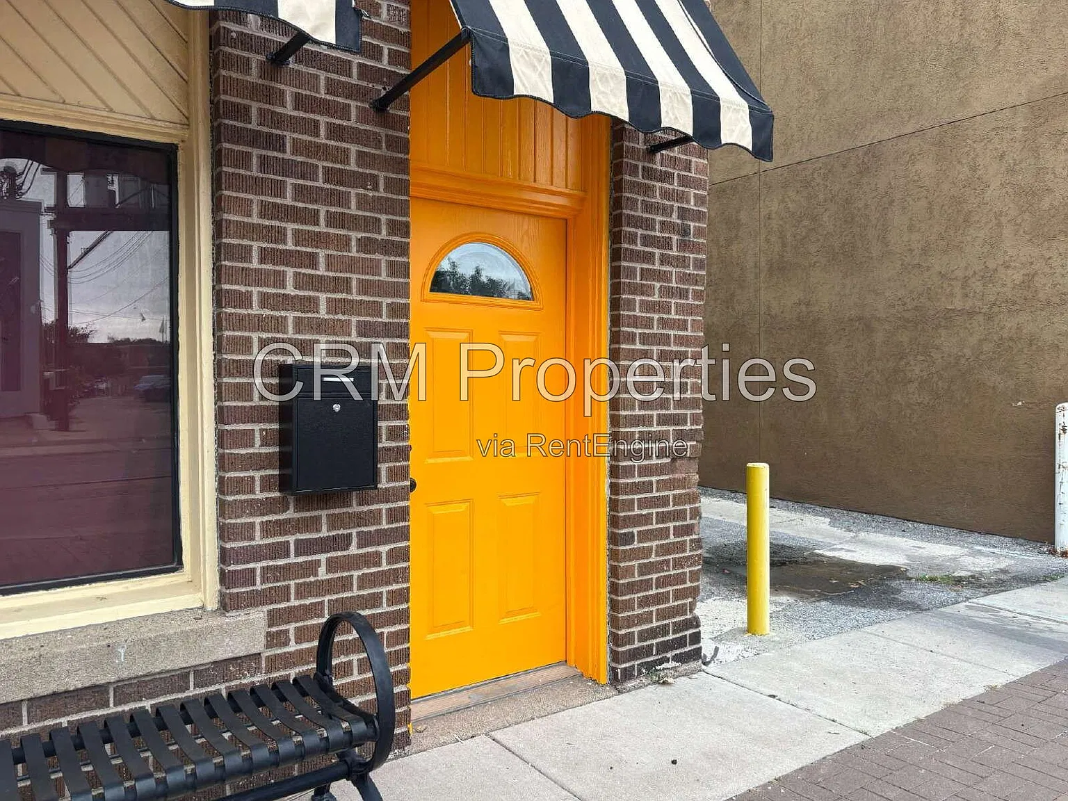 2 bed, 2.0 bath, 1182 sqft, $2,200 — Photo 2