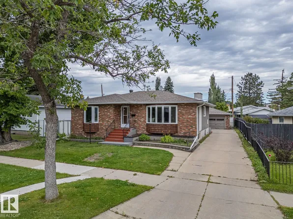 16706 80th Ave NW, Edmonton, AB T5R 3N2