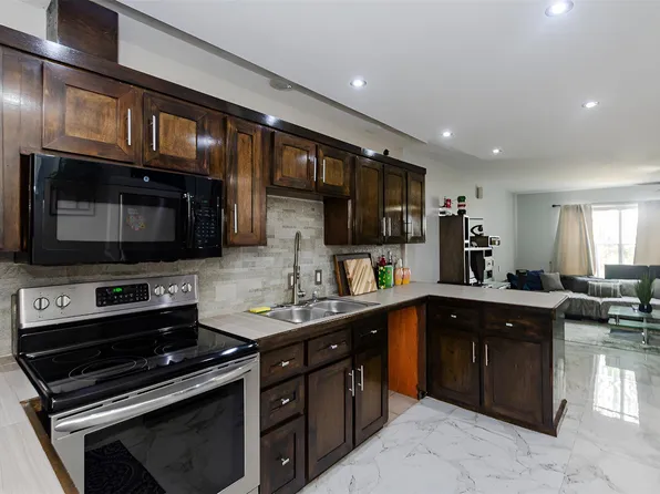 2715 Vienna Pl, Pasadena, TX 77502