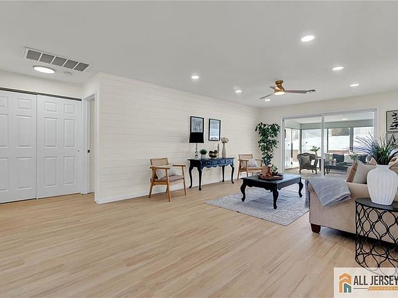 2nd image of 165 Belmar Rd