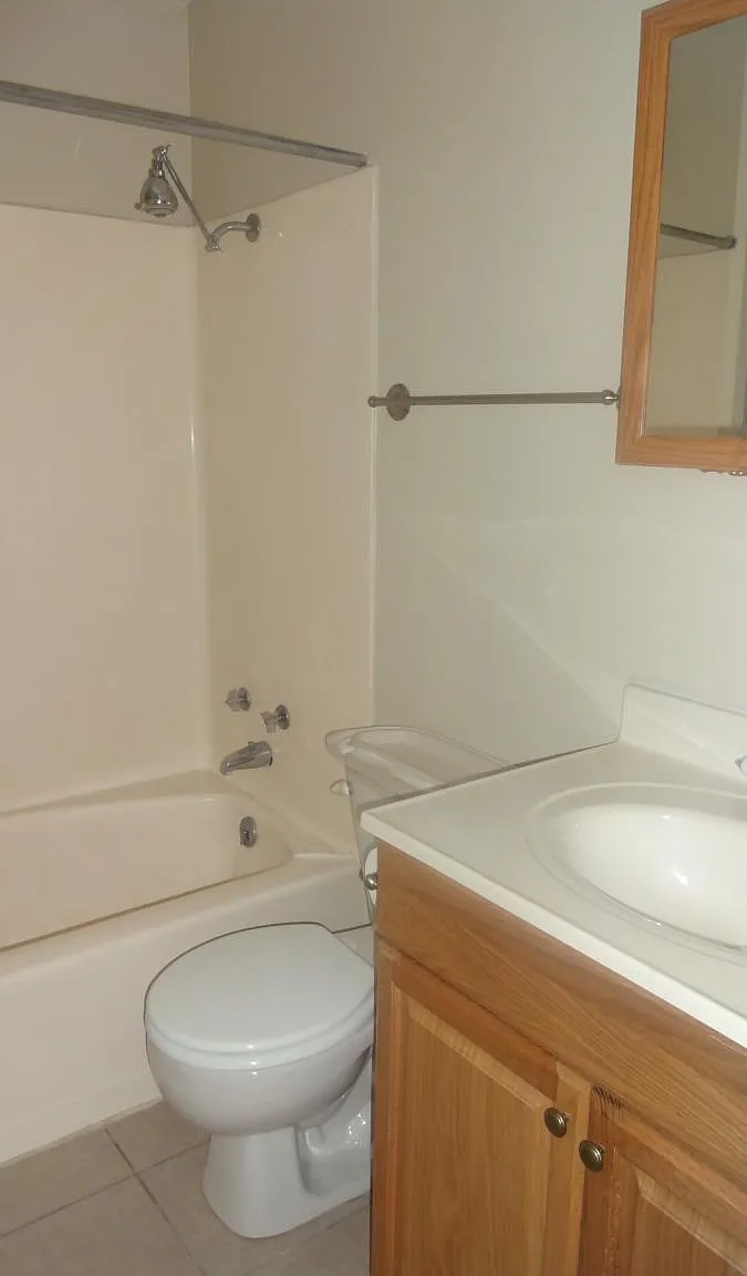 2 bed, 850 sqft, $850 — Photo 3