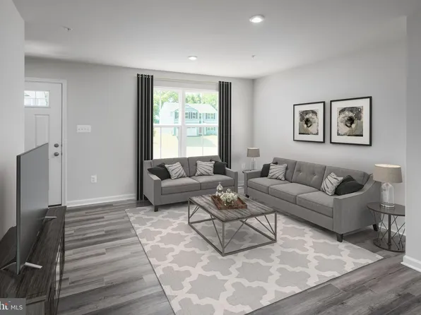 923 Raeann Dr, Greencastle, PA 17225