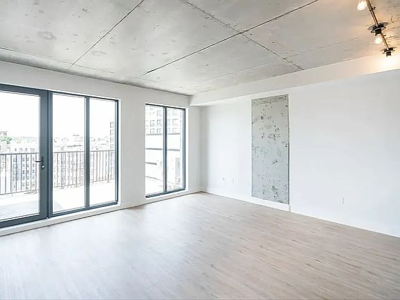 3rd image of 815 Flatbush Ave #Penthouse 17