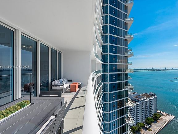 5th image of 2020 N Bayshore Dr APT 3105