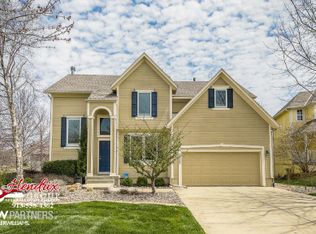 15255 S Acuff Ln, Olathe, KS 66062