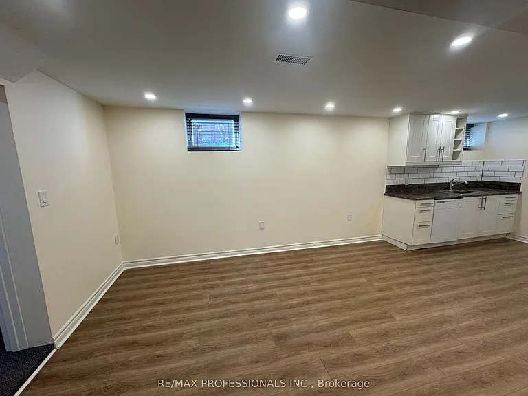 102 Paulart Dr #BASEMENT — Photo 8