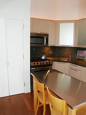 Rented by Sotheby's International Realty | media 37