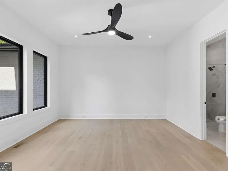 1000 Clementstone Dr NE — Photo 37