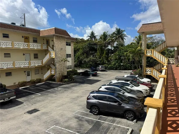 5121 W Oakland Park Blvd #202, Fort Lauderdale, FL 33313