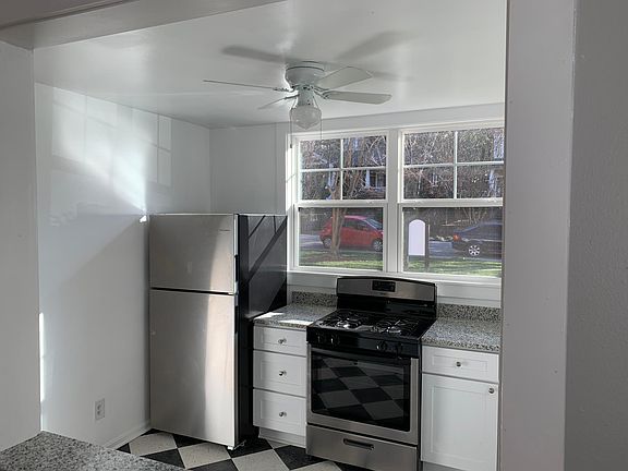 Super Spacious, tons of storage space and SUNNY!