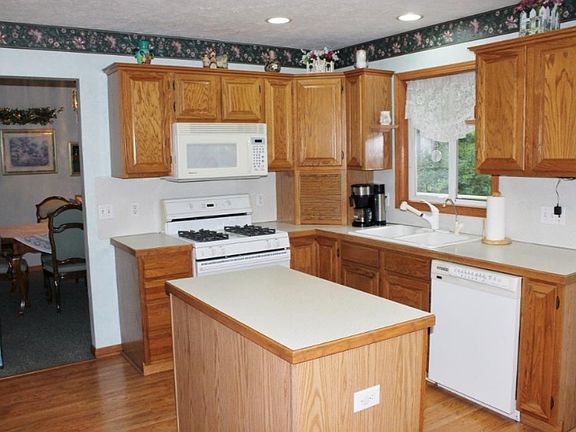 2nd image of 8789 S Vista Dr