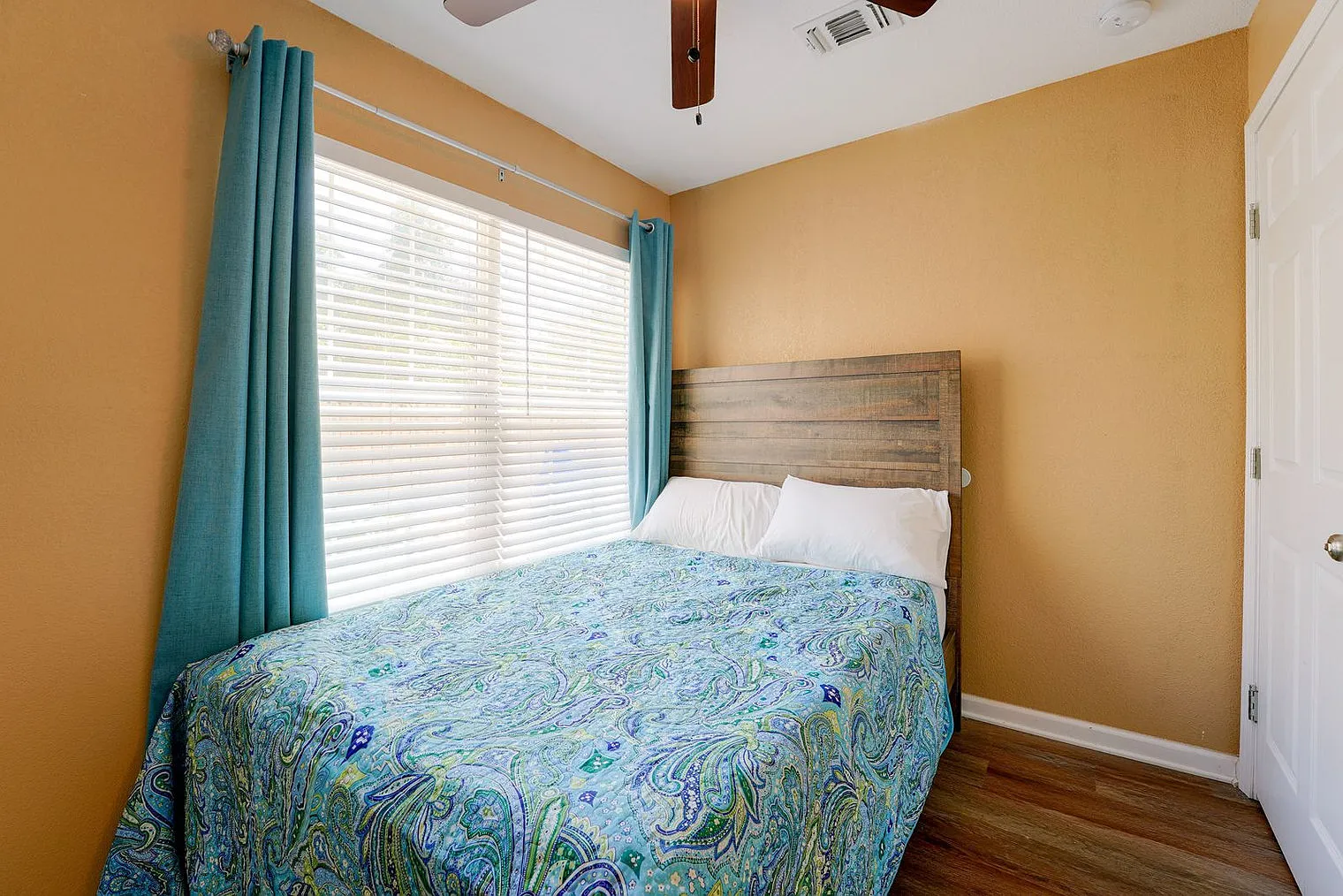 2 bed, 1.0 bath, 742 sqft, $1,783 — Photo 4