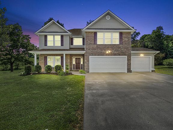 2nd image of 547 Wyndham Dr