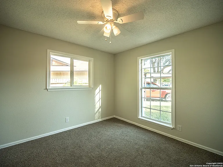 5039 Ed White St — Photo 5