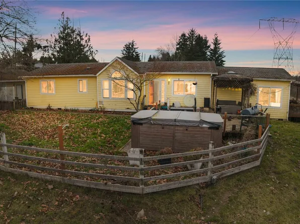 28512 30th Avenue E, Spanaway, WA 98387