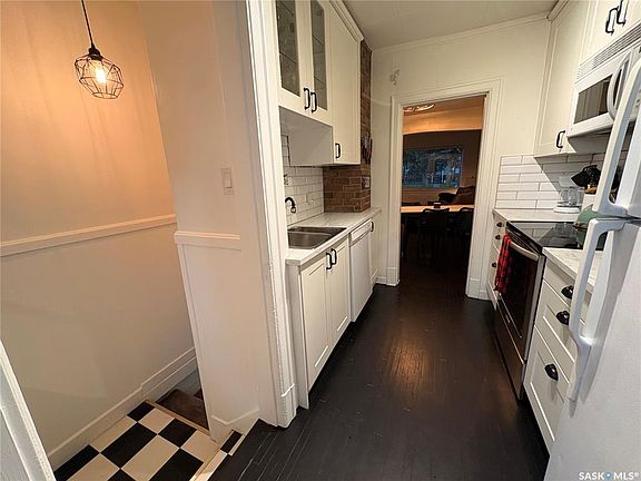 3rd image of 2458 Broder STREET