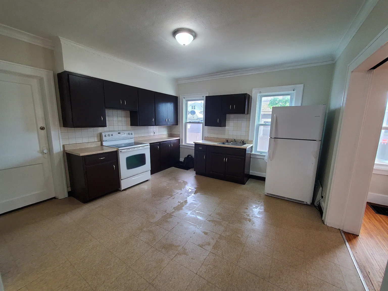 4 bed, 900 sqft, $1,450 — Photo 3