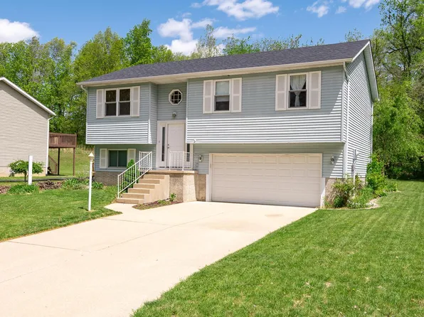 5403 Cottonwood Dr, Godfrey, IL 62035